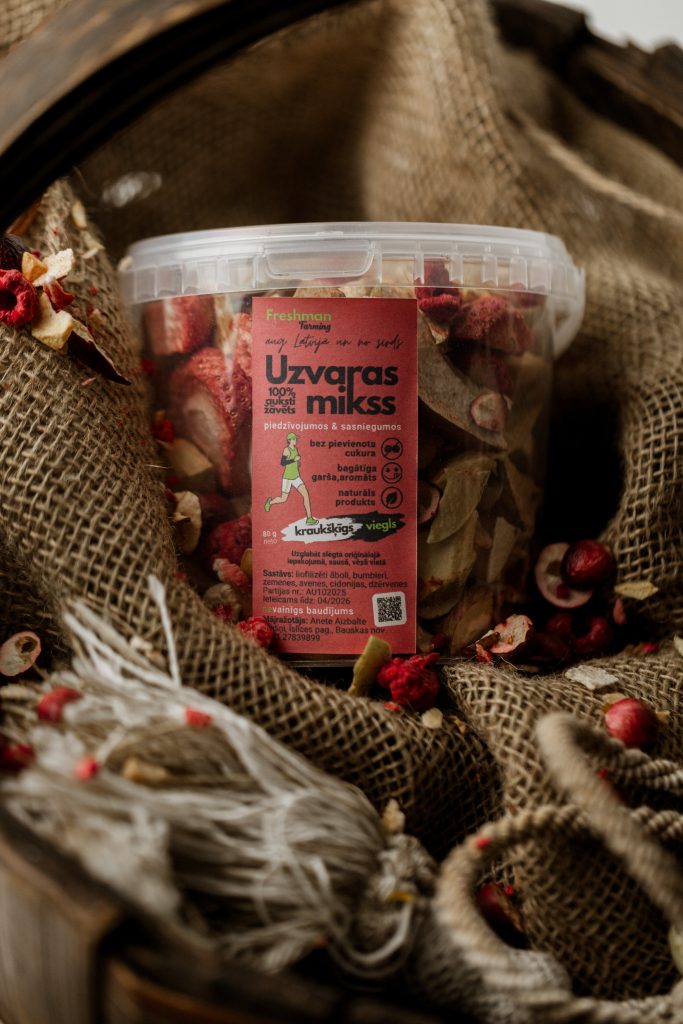 Uzvaras augļu–ogu mikss, auksti žāvēts